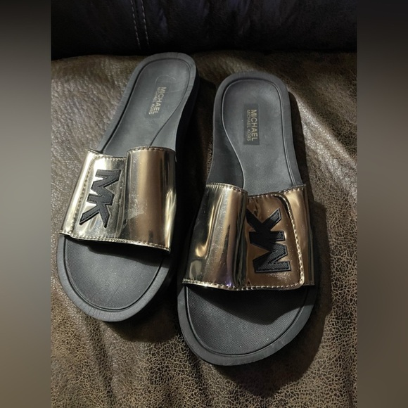 Michael Kors Black Metallic MK Logo Slide Sandals - Women’s Size 7.5 - Picture 1 of 6